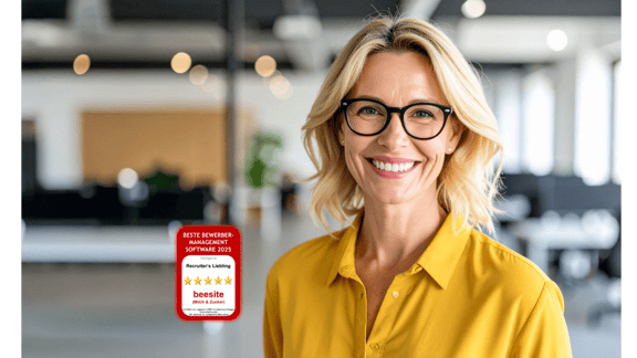 Frau aus dem öffentlichen Sektor mit dem beesite Siegel Recruiters Liebling